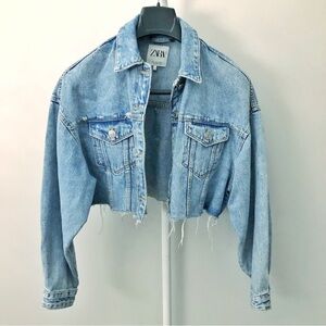 Zara Oversized Cropped Denim Jacket Street wear Light Washed Jacket 
Size Large.